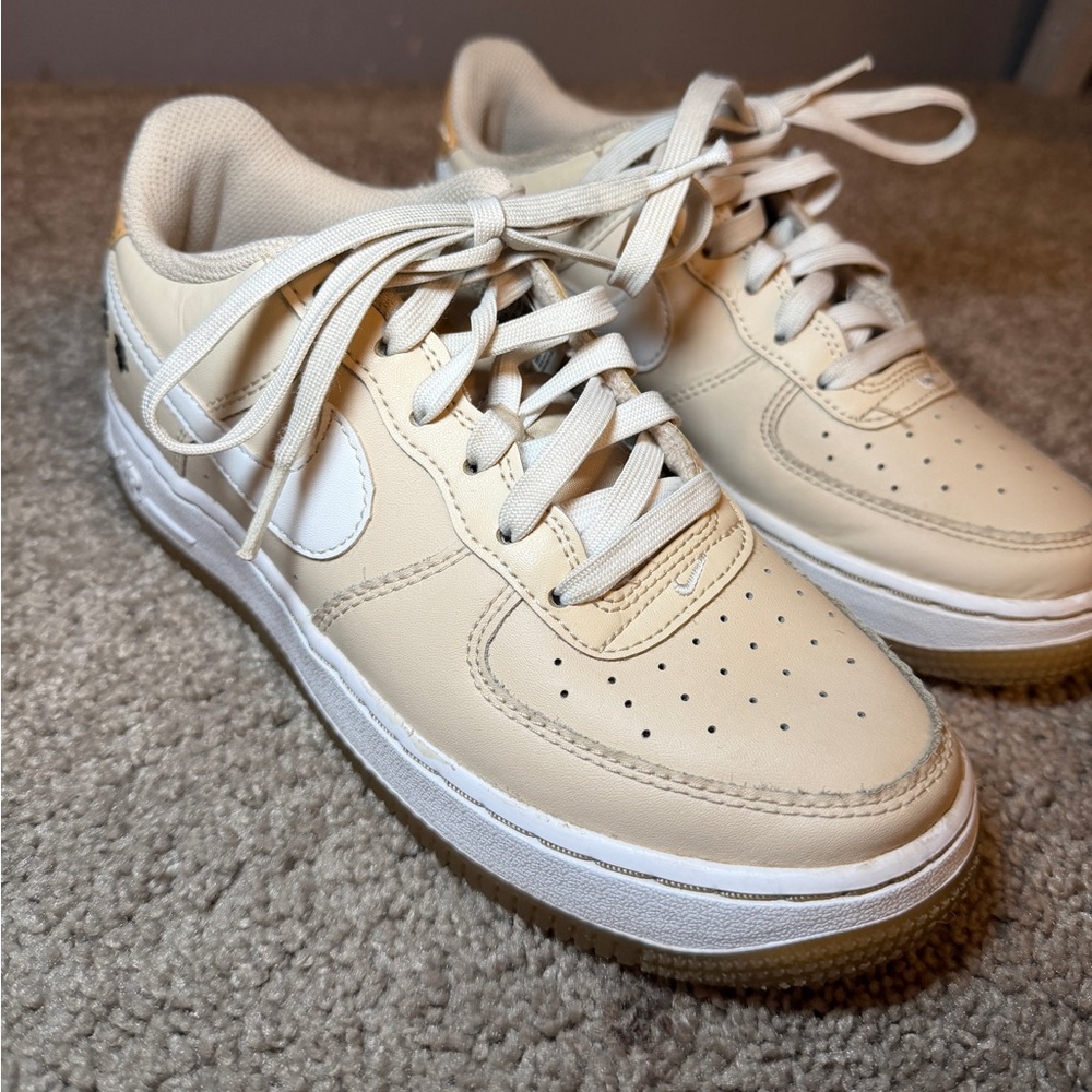 Nike Beige and White Sneakers